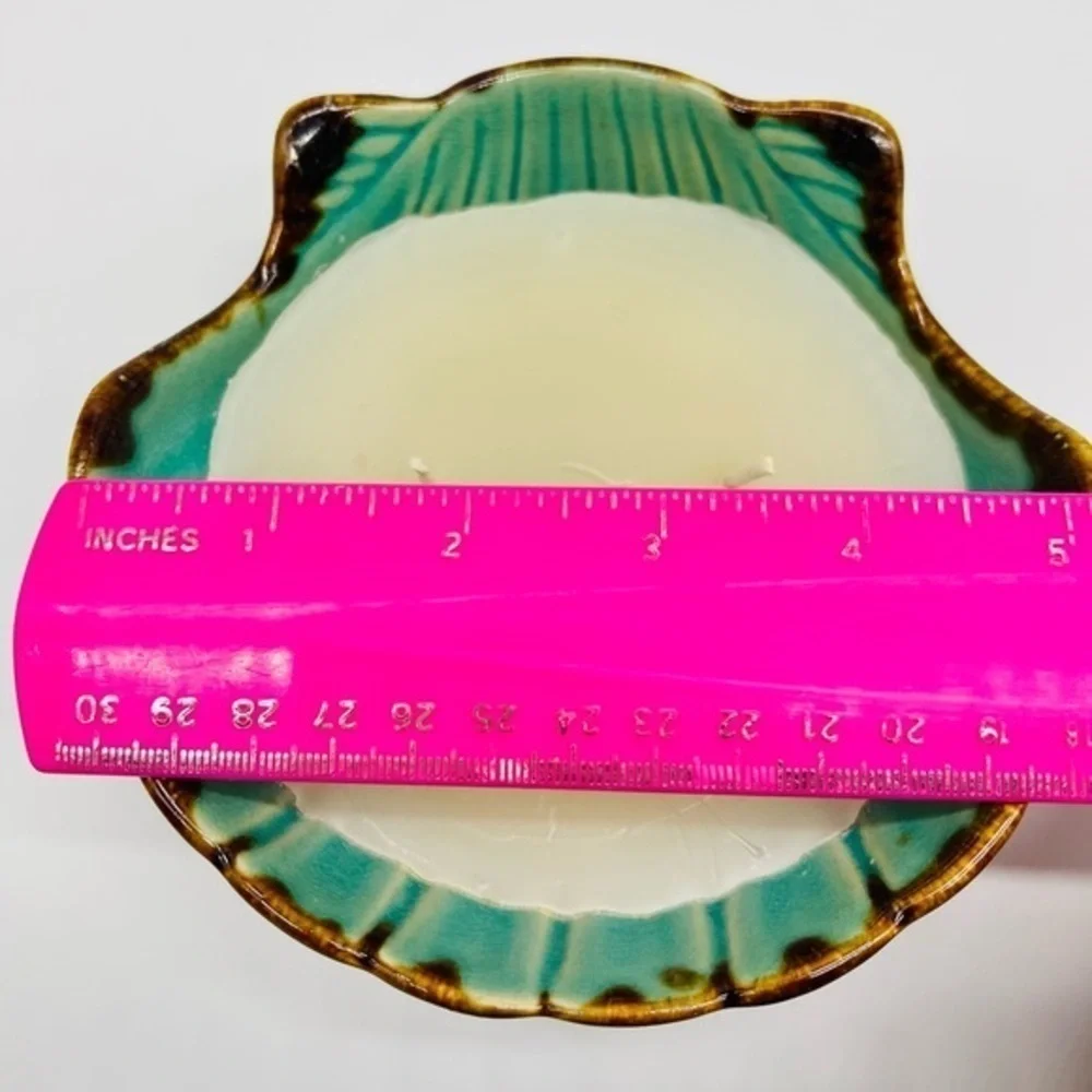 Outside insect repellent candle BEAUTIFUL shell stoneware design